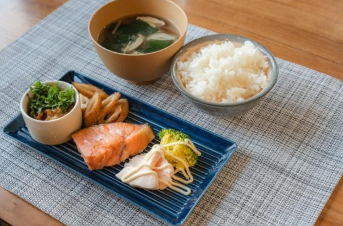 気圧変化に負けない!“自律神経を整える食事”のすすめ